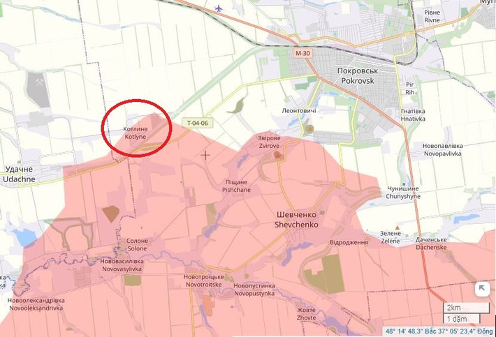 Ở phía tây nam của Pokrovsk, để ngăn chặn RFAF tiến vào tỉnh Dnipropetrovsk, AFU đã điều toàn bộ quân dự bị của Lữ đoàn tấn công 425. Đơn vị đã phản công nhằm tái chiếm làng Kotlyne trong nhiều ngày liên tiếp, nhưng mỗi lần phản công, đều mất một trung đội quân.
