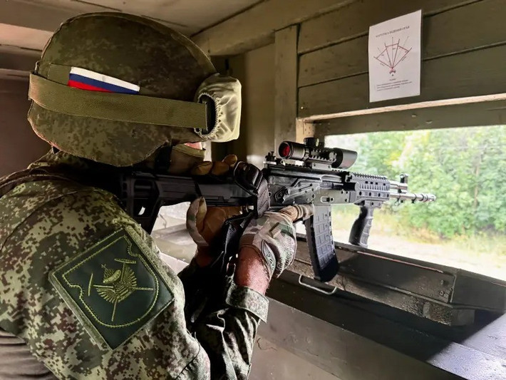 Tổng thống Zelensky cho biết, các lực lượng trên của Nga, sẽ bao gồm các lữ đoàn "mạnh nhất" đã từng tham gia các trận chiến ở khu vực Kursk. Đồng thời ông cho biết, lần đầu tiên ông nhận được tín hiệu từ Nga về việc sẵn sàng chấm dứt xung đột quân sự và ngừng bắn. Theo ông, đặc phái viên của Tổng thống Trump, Steve Witkoff, đã chuyển thông tin này cho ông.