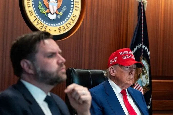 Tổ chức Năng lượng Nguyên tử Iran lưu ý rằng, chính Tổng thống Mỹ Donald Trump đã chịu trách nhiệm về vụ việc, nhưng không trực tiếp cáo buộc Washington về vụ tấn công.
