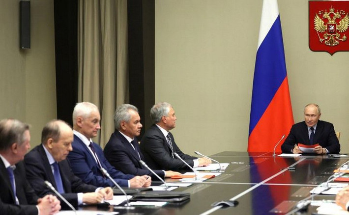 Khi giao tranh leo thang trở lại, Điện Kremlin đã công bố một biên bản cuộc họp đáng chú ý. Ngày 20/9, trong một cuộc họp với các nhà lãnh đạo của năm đảng chính tại Duma Quốc gia, Tổng thống Putin đã tuyên bố rõ ràng: "RFAF hiện đã triển khai hơn 700.000 quân cho các hoạt động quân sự đặc biệt".