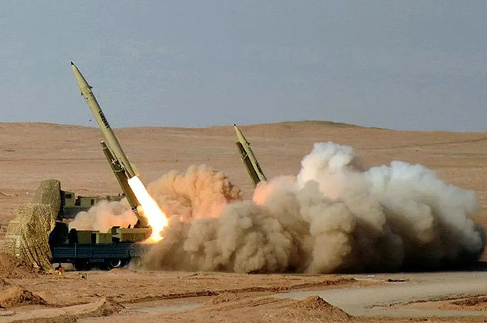 Cùng lúc đó, Bộ Ngoại giao Iran cũng bày tỏ quan điểm với thế giới, dưới hình thức tuyên bố rằng, theo các quy định liên quan của Hiến chương Liên hợp quốc, Iran có quyền hợp pháp để đáp trả hành động xâm lược quân sự của Israel và quân đội Iran sẽ không ngại dành toàn bộ lực lượng, để bảo vệ đất nước.