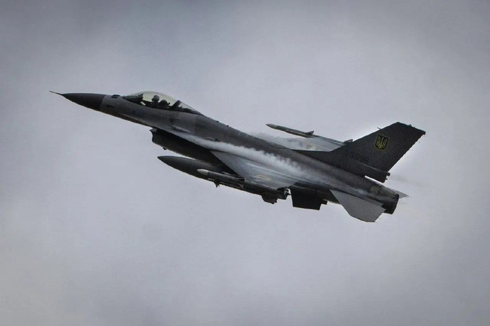 Hiện vẫn chưa có thông tin chính xác về việc liệu chiếc F-16 trên, bị bắn hạ bởi hệ thống phòng không trên mặt đất, hay tên lửa không đối không từ máy bay chiến đấu của Nga? Nhưng có thông tin cho thấy máy bay chiến đấu do Mỹ thiết kế đã được lệnh "săn" máy bay chiến đấu của Nga.