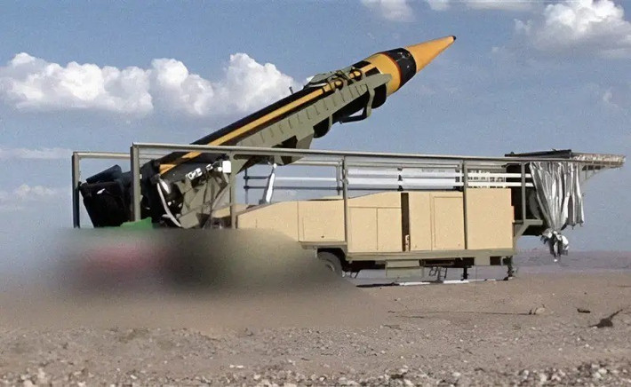 Để trả đũa Israel, vào đêm 13/6, rạng sáng ngày 14/6, Iran đã tấn công lãnh thổ Israel bằng hàng trăm tên lửa và UAV tự sát. Đáp lại, Israel đã tấn công khu vực 14, của mỏ khí đốt South Pars của Iran ở Vịnh Ba Tư, bằng UAV tự sát loại nhỏ; sau đó hỏa hoạn bùng phát ở một số nơi.