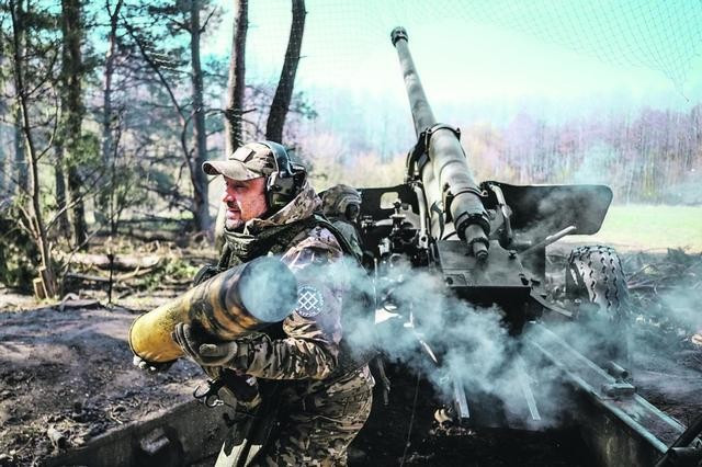 Đây cũng là lý do tại sao “Chiến dịch Kursk" của Kiev bị coi là một nước đi tồi, bởi vì Ukraine đã cưỡng ép mở một mặt trận mới, khi sức mạnh của chính họ không đủ. Trên lý thuyết, chiến dịch này của Kiev là kìm hãm kế hoạch tấn công chính của quân đội Nga ở Donetsk, khi một phần quân Nga phải quay trở lại để bảo vệ Tỉnh Kursk.