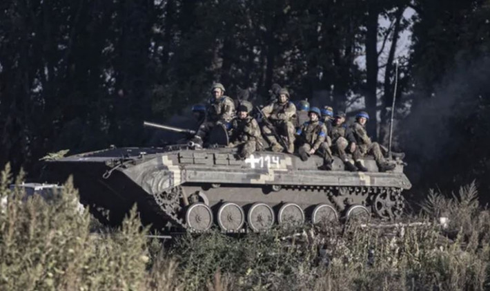 Kharkov là thành phố lớn thứ hai ở Ukraine và có vị trí chiến lược cực kỳ quan trọng. Vào những ngày đầu của Chiến tranh Nga-Ukraine, RFAF đã bao vây Kharkov nhưng cuối cùng đã thất bại và buộc phải thay đổi chiến lược; điều này cũng khiến Kharkov trở thành "nơi buồn bã" với RFAF.