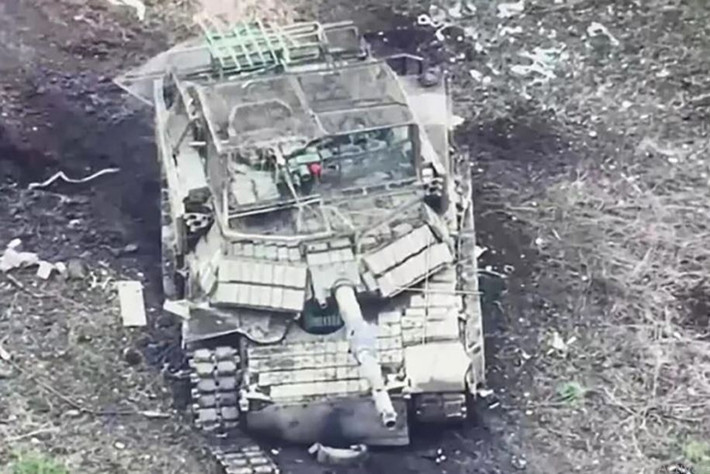 Quân đội Nga (RFAF) đã gần như phá hủy hoàn toàn số xe tăng M1A1 Abrams của Mỹ, được cung cấp cho Ukraine như một phần viện trợ quân sự. Trong số 31 xe tăng Abrams được Mỹ chuyển giao vào cuối năm 2023, chỉ còn 4 chiếc trong tình trạng sẵn sàng chiến đấu, số 27 chiếc còn lại (chiếm 87%) đã bị phá hủy, hoặc bị Nga thu giữ làm chiến lợi phẩm.
