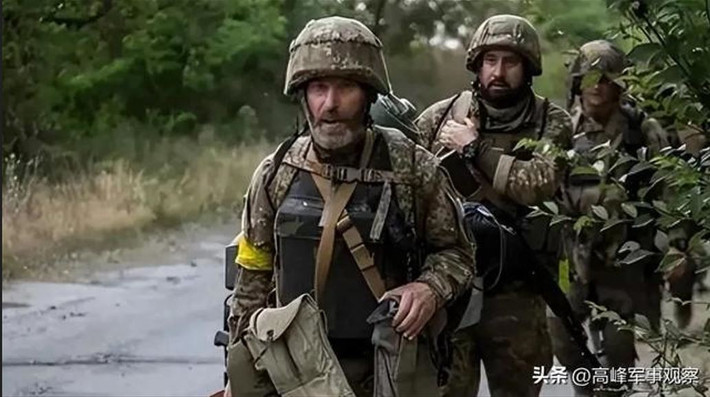Tuy nhiên, điều Ukraine lo sợ đã trở thành sự thật. Khi tiền tuyến của Nga tiến đến vùng ngoại ô phía đông của làng Yunakivka, lực lượng phòng thủ AFU chống cự yếu ớt và tự ý rút lui, vì sợ bị bao vây và tiêu diệt. Cuối cùng, 11 lữ đoàn được tổ chức lại ở khu vực Yunakivka tự ý “tùy nghi di tản” mà không có sự cho phép của cấp trên.