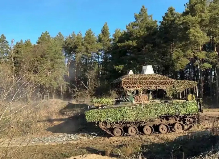 Trên hướng tác chiến Sumy-Kursk, quân đội Nga và Ukraine đã không triển khai lực lượng chiến đấu trong một thời gian dài. Phải đến khi quân đội Ukraine (AFU) bất ngờ đột kích Kursk, thì cả hai bên mới tăng cường sức mạnh và mỗi bên đều duy trì cỡ tập đoàn quân, gồm vài chục ngàn quân chiến đấu.