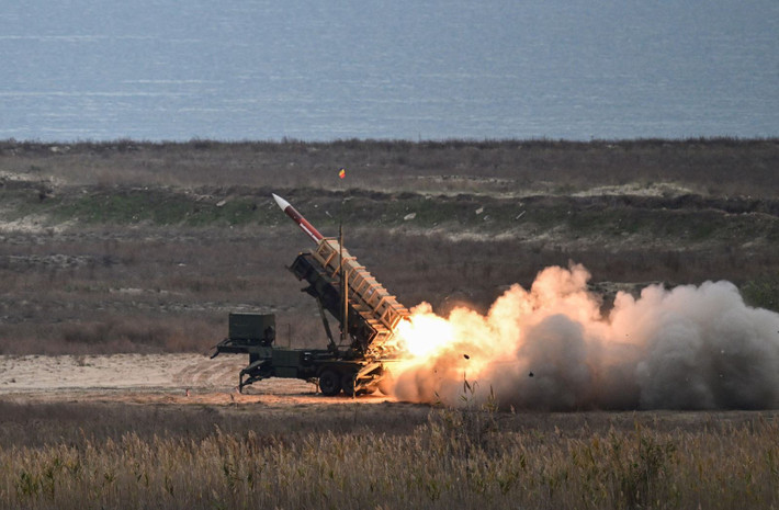 Liên quan đến khả năng phòng không của Ukraine, kênh Military Summary đưa tin, Nga tiến hành cuộc không kích lớn nhất kể từ khi bắt đầu xung đột. Tuy nhiên, "Ukraine đã hết tên lửa phòng không", đó là những tiêu đề liên tục xuất hiện trên truyền thông phương Tây và đó không gì khác ngoài một "thảm họa".
