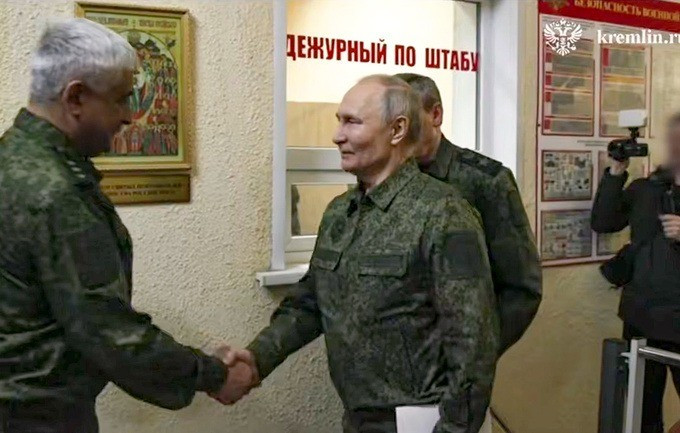 Mệnh lệnh thành lập “vùng đệm an ninh” ở vùng Sumy, đã được đích thân Tổng thống Nga Putin đưa ra trong chuyến thăm gần đây tới vùng Kursk, khi đó vừa mới được tái chiếm khỏi sự kiểm soát của AFU. Nhưng trước đó một thời gian, RFAF đã bắt đầu tiến công sang khu vực tỉnh Sumy của Ukraine.