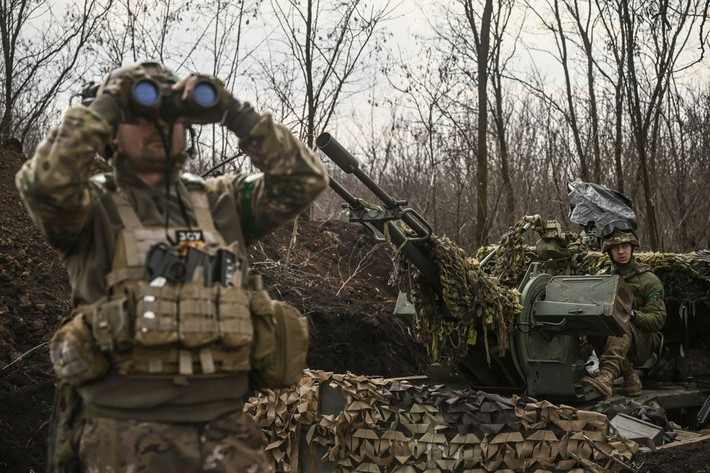 Trang Military Review của Nga đưa tin, càng gần đến các cuộc đàm phán cấp cao Mỹ-Nga, khả năng Ukraine thực hiện một hành động đột phá vào lãnh thổ Nga càng cao. Hiện tại, phía Nga đang ghi nhận sự tập trung của quân Ukraine tại các khu vực Chernihiv và Sumy, và lo ngại Kiev sẽ cố gắng đột phá xuyên biên giới vào các khu vực Bryansk hoặc Kursk, hoặc có thể cả hai cùng một lúc.