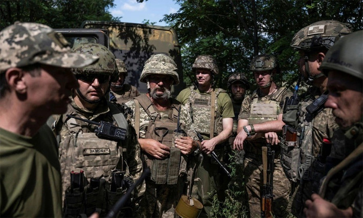 Một sĩ quan tình báo quân đội Ukraine (GRU) đã đào tẩu, tiết lộ nhiều thông tin quan trọng về AFU cho phía Nga. Truyền thông Nga đã công bố một video vào ngày 12/9, cho biết một chỉ huy lực lượng đặc nhiệm Nga, mật danh Viking, đã tiết lộ rằng một sĩ quan GRU Ukraine đã đầu hàng lực lượng dù Nga tại khu vực Zaporizhia.