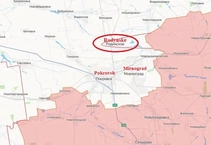 Kênh Deep State của Ukraine cho biết, quân đội Nga (RFAF), đã vượt sông Kazeny Torets và chọc thủng phòng tuyến của quân đội Ukraine (AFU) gần khu định cư Razino. Họ nhanh chóng tiến vào thị trấn Rodynske, nằm cách Pokrovsk và Mirnograd bốn km về phía bắc ở Donetsk.
