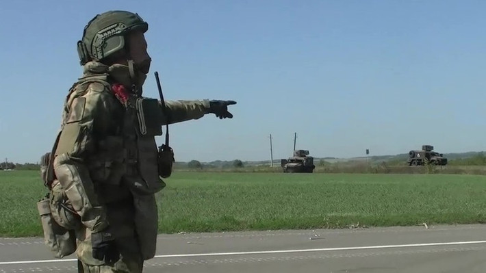 Không chỉ đẩy mạnh tiến công vào chiến trường chính Donbass, RFAF còn đang đẩy mạnh lập “vùng đệm an ninh” dọc khu vực biên giới với tỉnh Sumy của Ukraine, khi vào ngày 28/5, RFAF đã tiếp tục "mở niêm phong" một khu vực mới ở tỉnh Sumy.