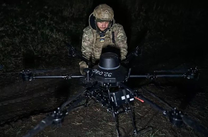 Nếu trước đây, một số UAV hạng nặng Baba Yagas đã thực hiện 100 phi vụ/ ngày, thì giờ đây 10-15 phi vụ theo hướng này đã là thành công. Đôi khi UAV Baba Yagas thậm chí còn không cất cánh được, khi chúng bị bắn hạ bởi UAV FPV ngay tại chỗ trước khi cất cánh hoặc ngay sau khi cất cánh", hết lời dẫn.