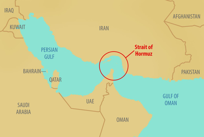 Trong khi đó, Bộ Quốc phòng Iran đã công bố một bài đăng đe dọa đóng eo biển Hormuz, qua đó tạo ra một cuộc phong tỏa dầu mỏ. Hiện vẫn chưa có mối đe dọa nào về các cuộc tấn công vào các căn cứ quân sự của Mỹ. “Tàu chở dầu sẽ không đi qua eo biển Hormuz tới châu Âu” - tuyên bố cho biết. (Ảnh Al Jazeera, IRNA, CCTV, Wikipedia).
