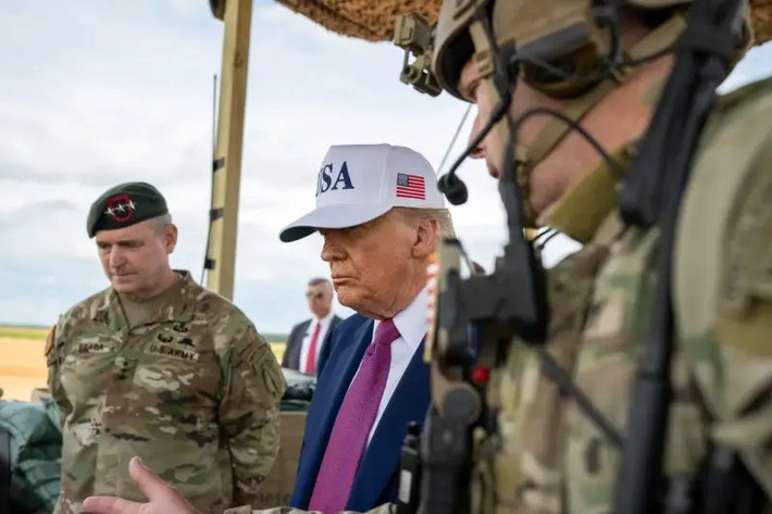 Giữa lúc cuộc chiến Israel và Iran đang vào giai đoạn cam go, thì vào ngày hôm nay, Tổng thống Mỹ Donald Trump dự kiến sẽ đưa ra tối hậu thư cho Iran trong những giờ tới: Từ bỏ hoàn toàn chương trình hạt nhân, hoặc Mỹ sẽ cùng Israel tiến hành một cuộc tấn công chung vào các mục tiêu quan trọng.