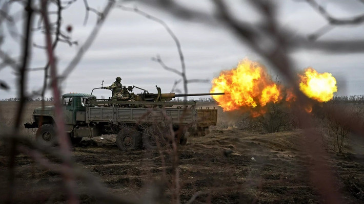 Do đó, hiện cả quân đội Nga và Ukraine đều cho rằng, họ có lợi thế ở Kupyansk, nhưng RFAF đã tung các đơn vị xung kích vào thành phố Kupyansk thông qua đường ống; kết quả cuối cùng, tất nhiên, phụ thuộc vào những gì xảy ra sau Trận Kupyansk. (nguồn ảnh TASS, Sputnik, Military Review).