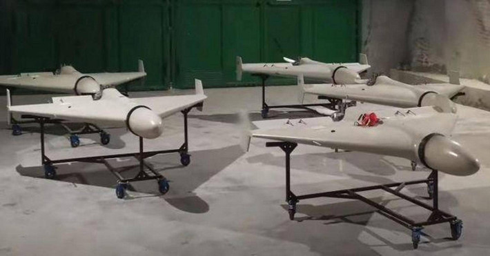 Có thể nhận thấy rằng, các cuộc không kích của RFAF vào các mục tiêu sâu trong lãnh thổ Ukraine, đã chuyển từ các cuộc tấn công bằng tên lửa trong giai đoạn đầu của cuộc chiến, sang chủ yếu là các cuộc không kích bằng UAV tự sát tầm xa hiện nay. Nga làm như vậy, một mặt vì UAV tự sát rẻ hơn, mặt khác, cũng có thể là để kéo dài tuổi thọ của máy bay ném bom chiến lược.