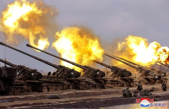 Pháo M1989 Koksan là loại pháo tự hành cỡ nòng 170mm, sử dụng khung gầm xe tăng T-54/T-55 của Liên Xô đã được cải tiến, chịu được trọng lượng và độ giật khi bắn của khẩu pháo 170mm. Khả năng cơ động tương đối tốt, nhất là với những địa hình gồ ghề.
