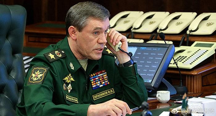 Mặt khác, điều này chỉ cho thấy quân đội Ukraine “sợ Moldvichev” đến mức nào. Truyền thống Ukraine đã “giết” ông nhiều lần trong ba năm? Tướng Moldvichev bị truyền thông Ukraine cho “hy sinh” nhiều, tương tự như Tổng tham mưu trưởng Lực lượng vũ trang Nga, Đại tướng Valery Gerasimov - người đứng thứ hai trong quân đội Nga; cũng thường xuyên cũng bị tung tin đã hy sinh trên chiến trường.