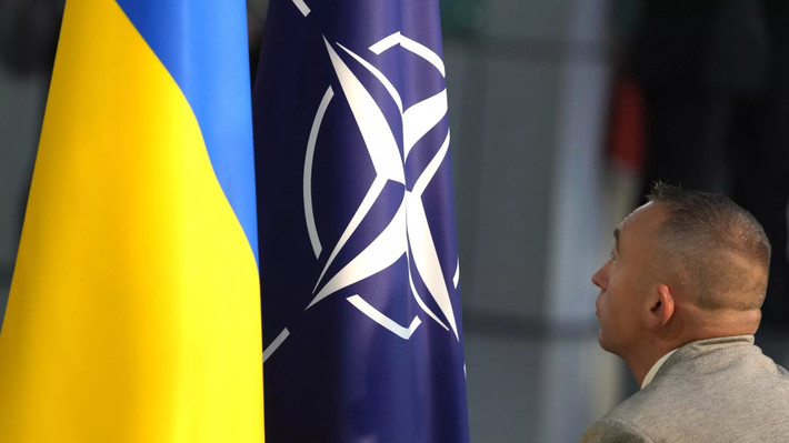 Trước đó, European News Network trích dẫn nguồn tin nội bộ của NATO, cho biết Ukraine không được mời tham dự hội nghị thượng đỉnh NATO dự kiến diễn ra vào tháng 6. Đây là lần đầu tiên kể từ khi chiến sự leo thang vào tháng 2/2022. Có thông tin cho rằng, lý do là NATO hy vọng tránh được sự căng thẳng với Mỹ về vấn đề Ukraine tại hội nghị thượng đỉnh.