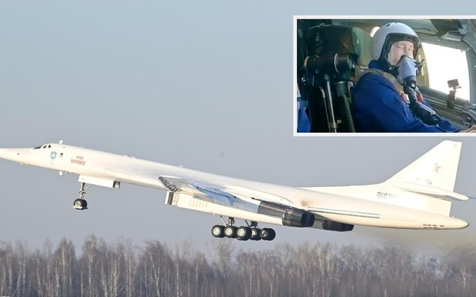 Hiện nay, máy bay Tu-160 chỉ là “xe tải hạng nặng mang vũ khí”, còn khả năng tàng hình của Tu-160 là cực kỳ thấp. Tuy nhiên với khả năng mang tải và tốc độ cao, nó vẫn là vũ khí quan trọng, nằm trong bộ ba vũ khí chiến lược của Nga. (nguồn ảnh Wikipedia, TASS, Sina).