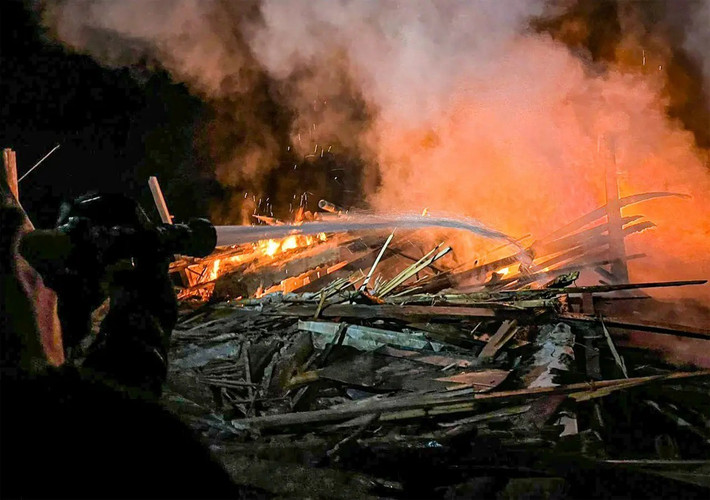Gần thủ đô Kiev của Ukraine, một đoàn tàu viện trợ quân sự của NATO đã đi vào vùng phục kích của Nga và mọi thứ đều bị phá hủy. Đêm 14/9, một đoàn tàu chở vũ khí của NATO đã bí mật tiến vào Ukraine và hướng về Kiev.