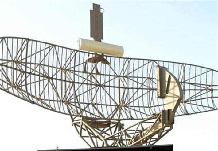 Iran cũng đã sao chép một số lượng lớn radar Sky-M của Nga. L-ASR4 của Iran sử dụng radar mảng pha quét hỗn hợp cơ điện và họ có ít nhất 20 trạm radar lớn, bố trí trên toàn bộ khu vực biên giới phía tây. Hơn đó Iran cũng được trang bị hệ thống tác chiến điện tử mặt đất Krasukha-4 của Nga.