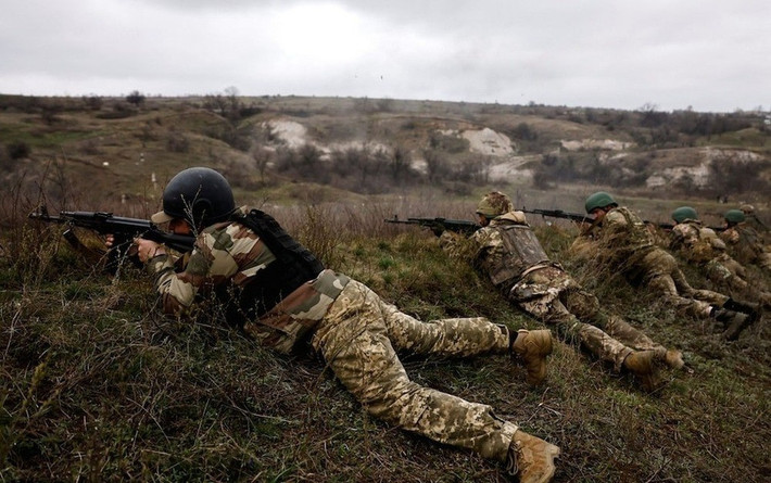Quân đội Ukraine mặc dù có những biện pháp đối phó có vẻ mạnh mẽ, nhưng không thể cắt đứt được “mấu lồi” Dobropolye ở khu vực Razine-Novotoretske hoặc cô lập hoàn toàn nó; phần lớn đó là một vùng xám, nơi các vị trí của Ukraine thực sự xen kẽ với các vị trí của Nga.