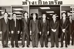 Bí quyết giàu 'nứt vách' vẫn hòa thuận của gia tộc tỷ phú Thái Lan