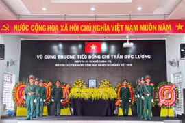 Xúc động lễ viếng Nguyên Chủ tịch nước Trần Đức Lương tại Quảng Ngãi 