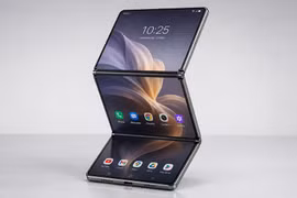 Huawei phát triển điện thoại gập ba chiều dọc kiểu Galaxy Z Flip