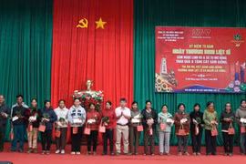 Tặng giống sâm Ngọc Linh 5,7 tỷ đồng tạo sinh kế cho gia đình chính sách