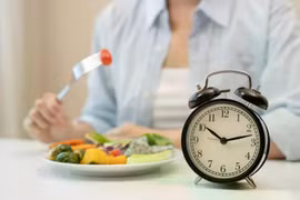 Chỉ ăn trong vòng 8 tiếng có thể giúp duy trì minh mẫn khi về già