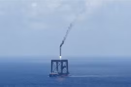 Trung Quốc thành công hạ cánh tên lửa giữa biển như SpaceX