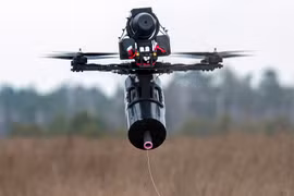Ukraine kết hợp cáp quang và sóng vô tuyến mở rộng tầm tấn công UAV
