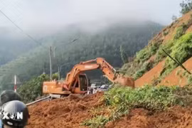 Khẩn trương khắc phục sạt lở, thông tuyến đường Đồng Nai đi Lâm Đồng