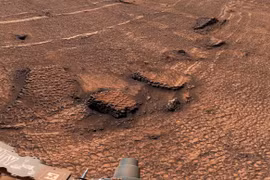 Tàu Curiosity phát hiện cấu trúc hình tổ ong kỳ lạ trên sao Hỏa.