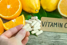 Người đàn ông đoạt 2 giải Nobel và cuốn sách tạo ra hiểu lầm về vitamin C