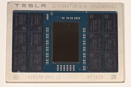 Elon Musk khoe Chip AI Tesla AI5 nhanh gấp 40 lần thế hệ cũ
