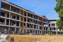 Dự án Trường THPT Phan Thành Tài: Lộn xộn công trường, vắng bóng thiết bị chuyên dụng? [Kỳ 1]