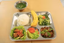 Tân binh' trúng thầu hơn 47 tỷ đồng suất ăn học đường: Hiện tượng năng lực hay khoảng trống cạnh tranh?