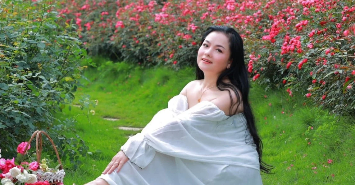 NSND Thu Quế: Nhan sắc Trời cho, trẻ đẹp ở tuổi 55