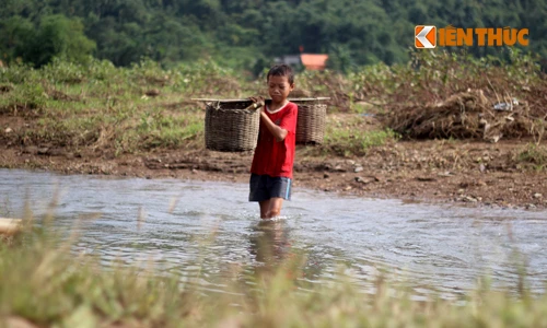 Trung thu không có quà của trẻ em miền sơn cước