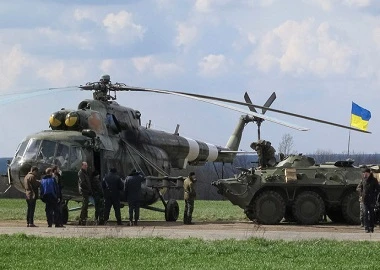 Chiến đấu cơ, xe tăng Ukraine vây hãm miền đông