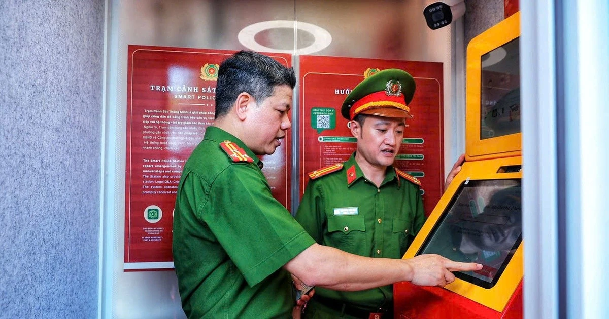 [SPOTLIGHT] Hà Nội ra mắt Trạm Cảnh sát thông minh 24/7 tại hồ Hoàn Kiếm