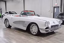 Chiếc xe Chevrolet Corvette 1958 cổ lỗ sĩ rao bán đắt hơn siêu xe 