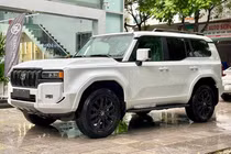 Toyota Land Cruiser Prado 2025 "kèm lạc" bất ngờ giảm giá kiếm khách