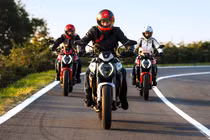 Ducati Monster "lột xác" bỏ máy L-Twin cũ, lên đời nền tảng V2 mới